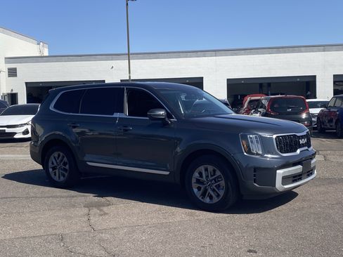 Certified 2024 Kia Telluride LX FWD image 7