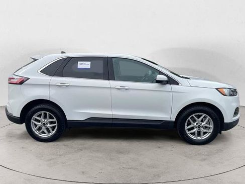 Certified 2024 Ford Edge SEL w/ Convenience Package AWD/4WD image 4