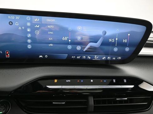 New 2026 Buick Enclave Avenir w/ Super Cruise Package image 17