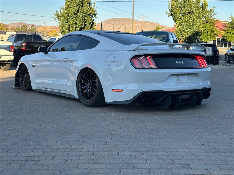 Used 2018 Ford Mustang GT Premium w/ GT Performance Package RWD image 2