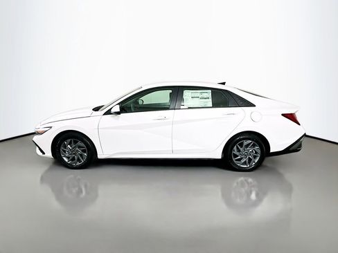 New 2026 Hyundai Elantra Hybrid FWD image 8