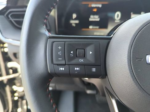 Certified 2025 Nissan Kicks SR FWD image 39