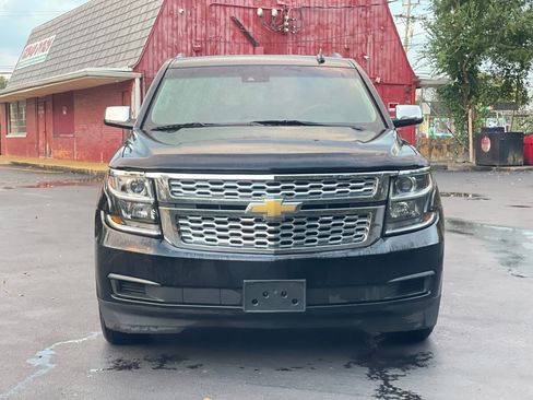 Used 2015 Chevrolet Suburban LT image 2