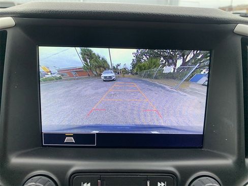 Used 2024 GMC Terrain SLT image 23