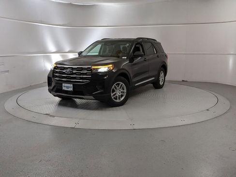 New 2025 Ford Explorer Active image 6