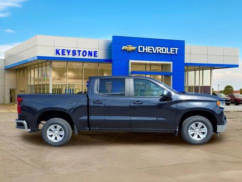 Used 2023 Chevrolet Silverado 1500 LT w/ Protection Package RWD image 8