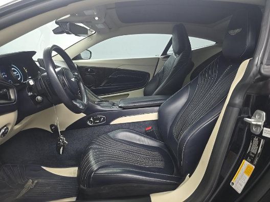 Used 2019 Aston Martin DB11 Coupe RWD image 3