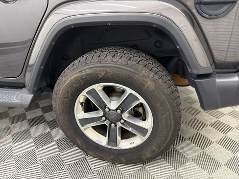 Used 2018 Jeep Wrangler Unlimited Sahara AWD/4WD image 20