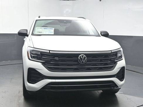 New 2026 Volkswagen Atlas Cross Sport SEL R-Line image 3