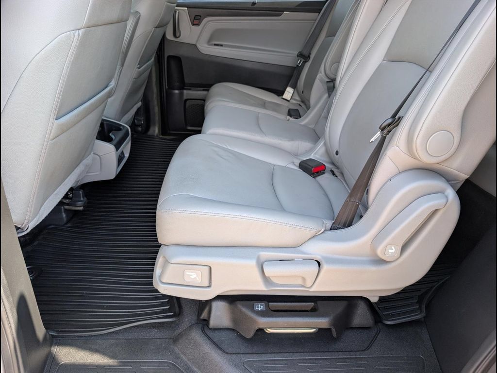 Used 2018 Honda Odyssey Touring image 13