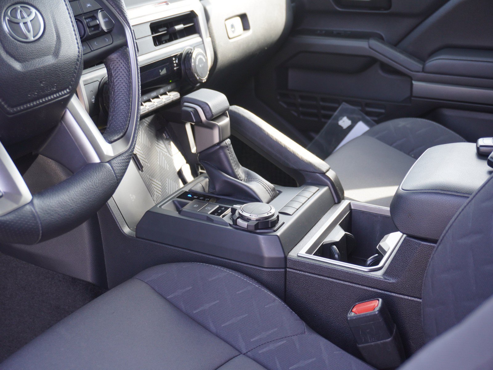 Used 2025 Toyota Tacoma SR5 AWD/4WD image 22