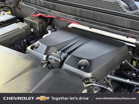 Used 2026 GMC Canyon AT4X w/ AT4X AEV Edition AWD/4WD image 32