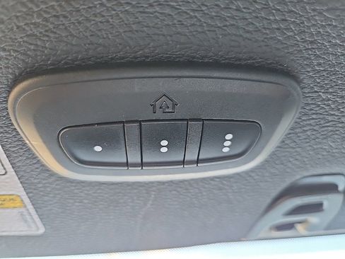 Used 2018 Jeep Wrangler Unlimited Sahara image 76