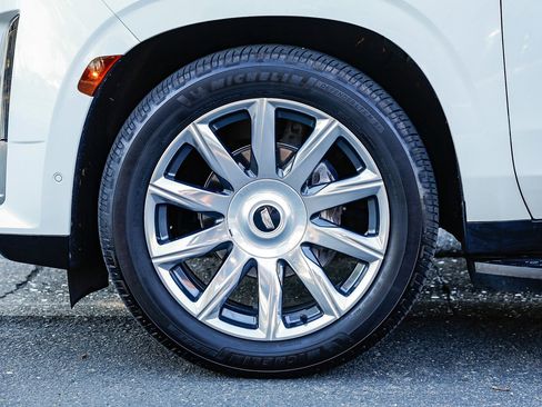 Used 2021 Cadillac Escalade ESV Premium Luxury Platinum image 9