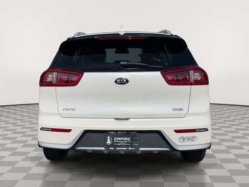 Used 2017 Kia Niro EX FWD image 7