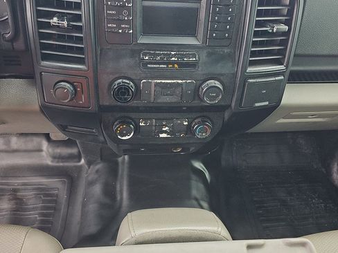 Used 2018 Ford F150 XL w/ Trailer Tow Package image 11