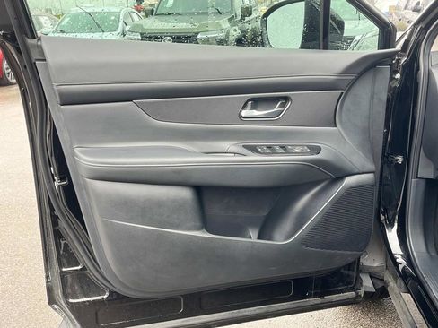 Certified 2025 Nissan Murano SV image 32