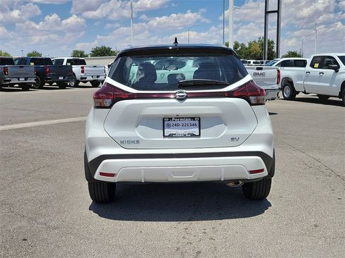 New 2024 Nissan Kicks SV image 9
