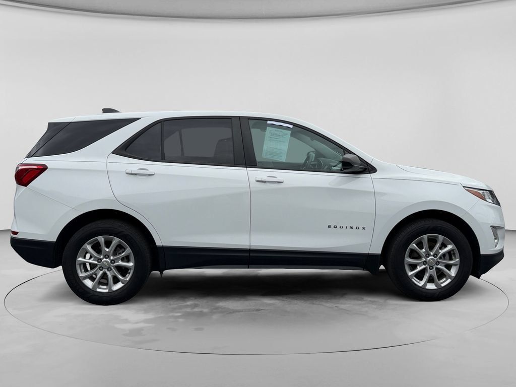 Used 2021 Chevrolet Equinox LS w/ LS Convenience Package FWD image 10