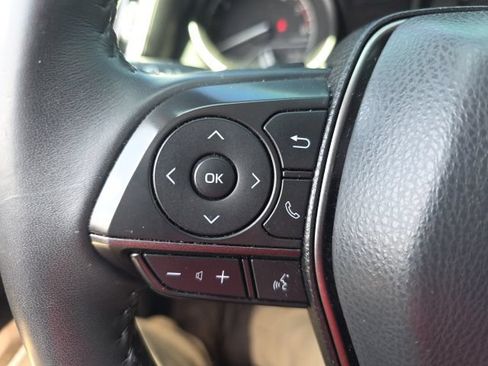 Used 2022 Toyota Camry SE FWD image 14