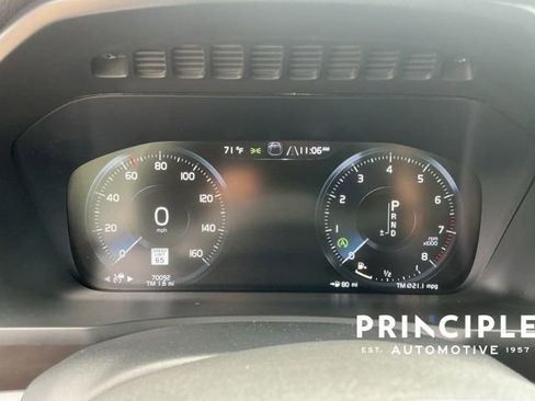 Used 2021 Volvo XC90 T5 Momentum w/ Protection Package Premier FWD image 15