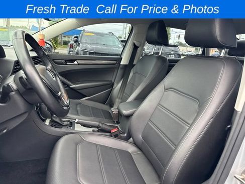 Used 2020 Volkswagen Passat 2.0T R-Line FWD image 11