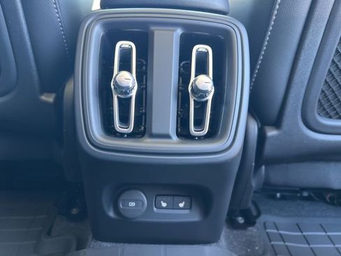 New 2026 Volvo XC40 B5 Plus w/ Protection Package Premier AWD/4WD image 18
