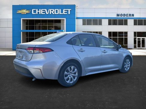 Used 2023 Toyota Corolla LE image 5