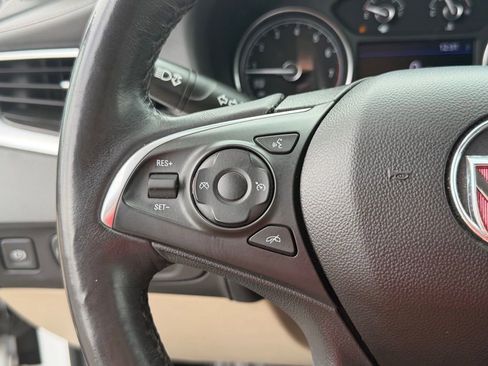 Used 2020 Buick Enclave Essence FWD image 19