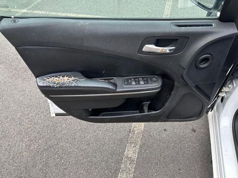 Used 2011 Dodge Charger SE w/ Connectivity Group image 5