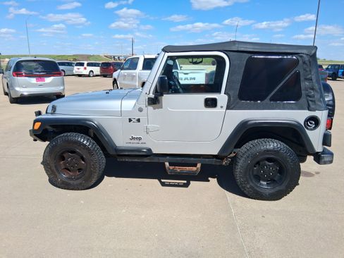 Used 2004 Jeep Wrangler X w/ Wheel Plus Group AWD/4WD image 5