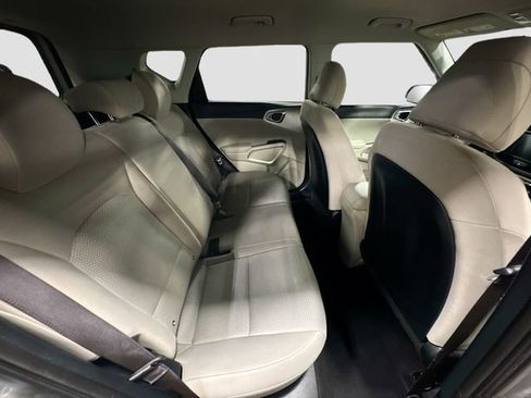 Used 2023 Kia Soul LX w/ LX Technology Package FWD image 25