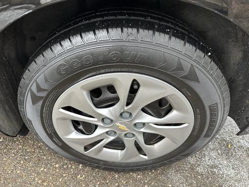 Used 2019 Chevrolet Cruze LS FWD image 28
