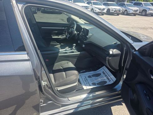 Used 2019 Nissan Altima 2.5 SV AWD/4WD image 9