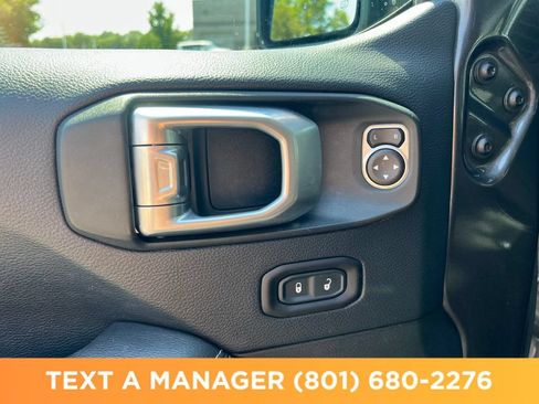 Used 2019 Jeep Wrangler Unlimited Sahara AWD/4WD image 14