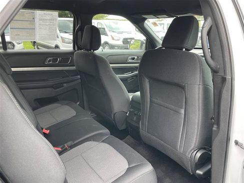 Certified 2018 Ford Explorer XLT FWD image 26
