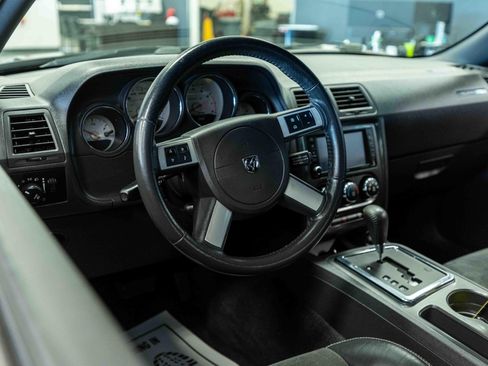 Used 2010 Dodge Challenger SRT8 RWD image 10