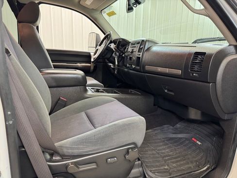 Used 2009 Chevrolet Silverado 2500 LT w/ Exterior Plus Package image 20