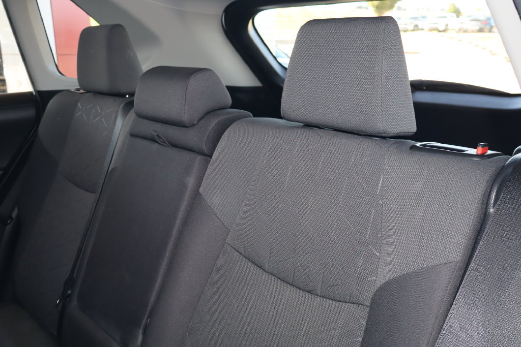 Used 2020 Toyota RAV4 XLE FWD image 32