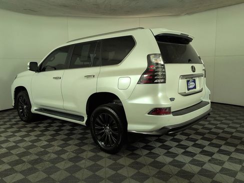 Used 2023 Lexus GX 460 Luxury w/ Sport Design Package AWD/4WD image 7