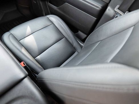 Used 2021 Chevrolet Tahoe LT w/ LT Signature Package image 29