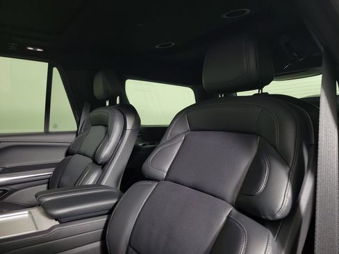 New 2025 Lincoln Navigator Reserve w/ Jet Appearance Package AWD/4WD image 12