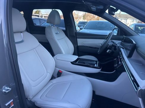 Used 2025 Hyundai Tucson Limited image 24