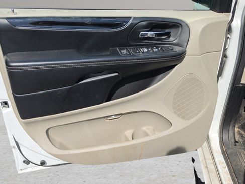 Used 2019 Dodge Grand Caravan SXT FWD image 7