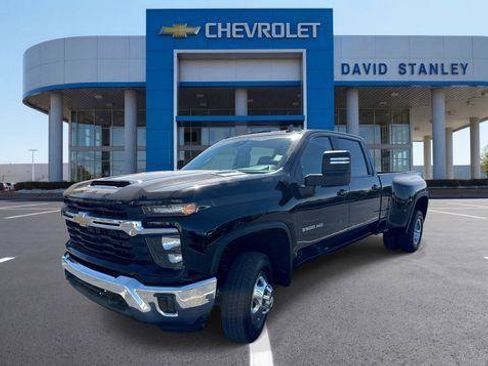 Used 2026 Chevrolet Silverado 3500 LT w/ Leather Package AWD/4WD image 1