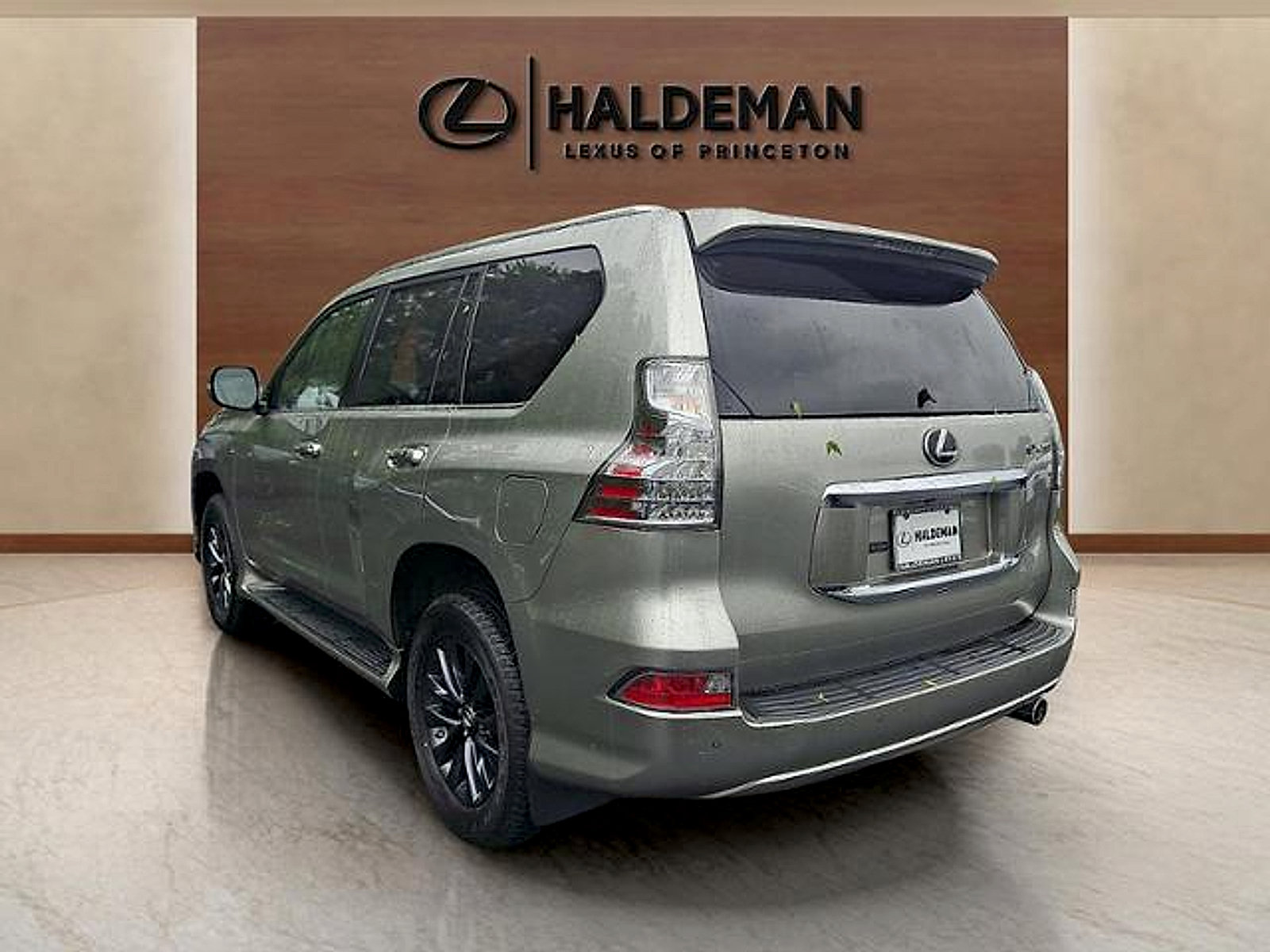 Used 2022 Lexus GX 460 Premium w/ Premium Plus Package AWD/4WD image 4