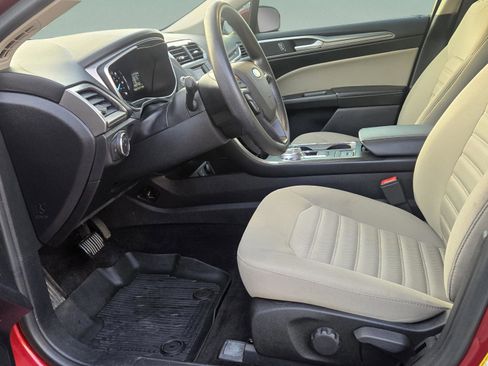 Used 2018 Ford Fusion S image 15