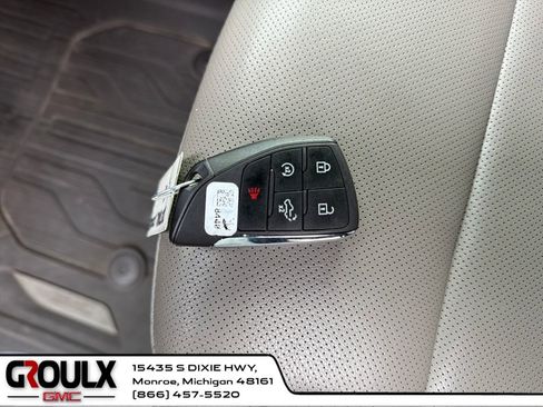 Used 2024 GMC Sierra 2500 SLT w/ SLT Premium Package image 25