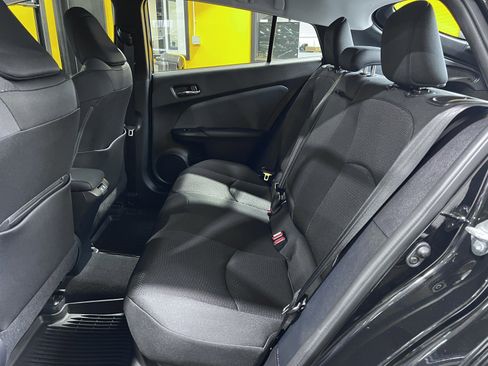 Used 2021 Toyota Prius LE image 18