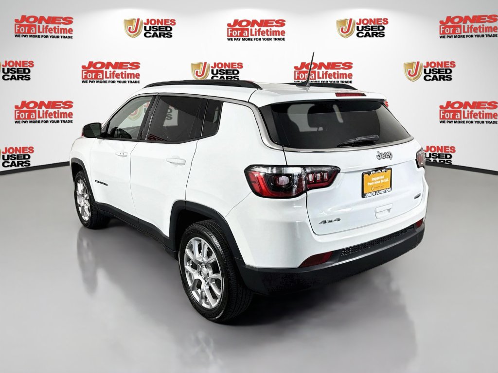 Used 2023 Jeep Compass Latitude AWD/4WD image 2